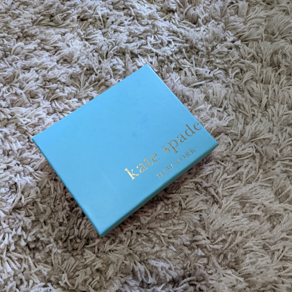 Kate Spade Box - Picture 2 of 6
